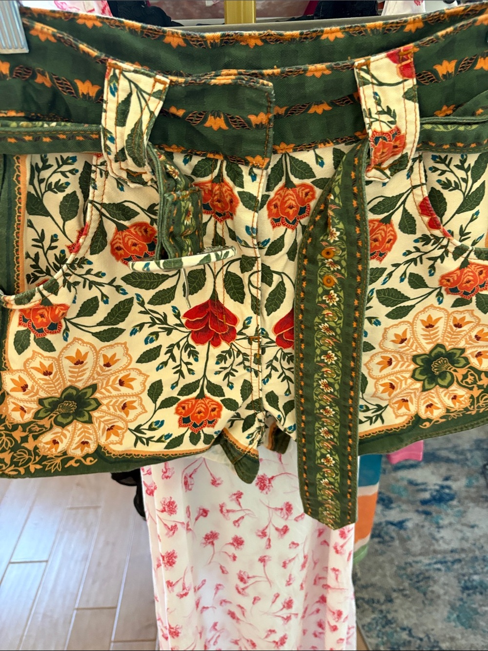 FARM Rio Olive & Cream Embroidered Floral Mini Shorts - Picture 5 of 9